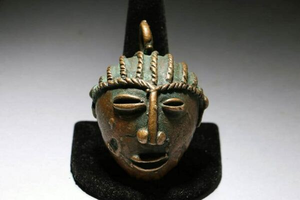 Baule Bronze Pendant Head