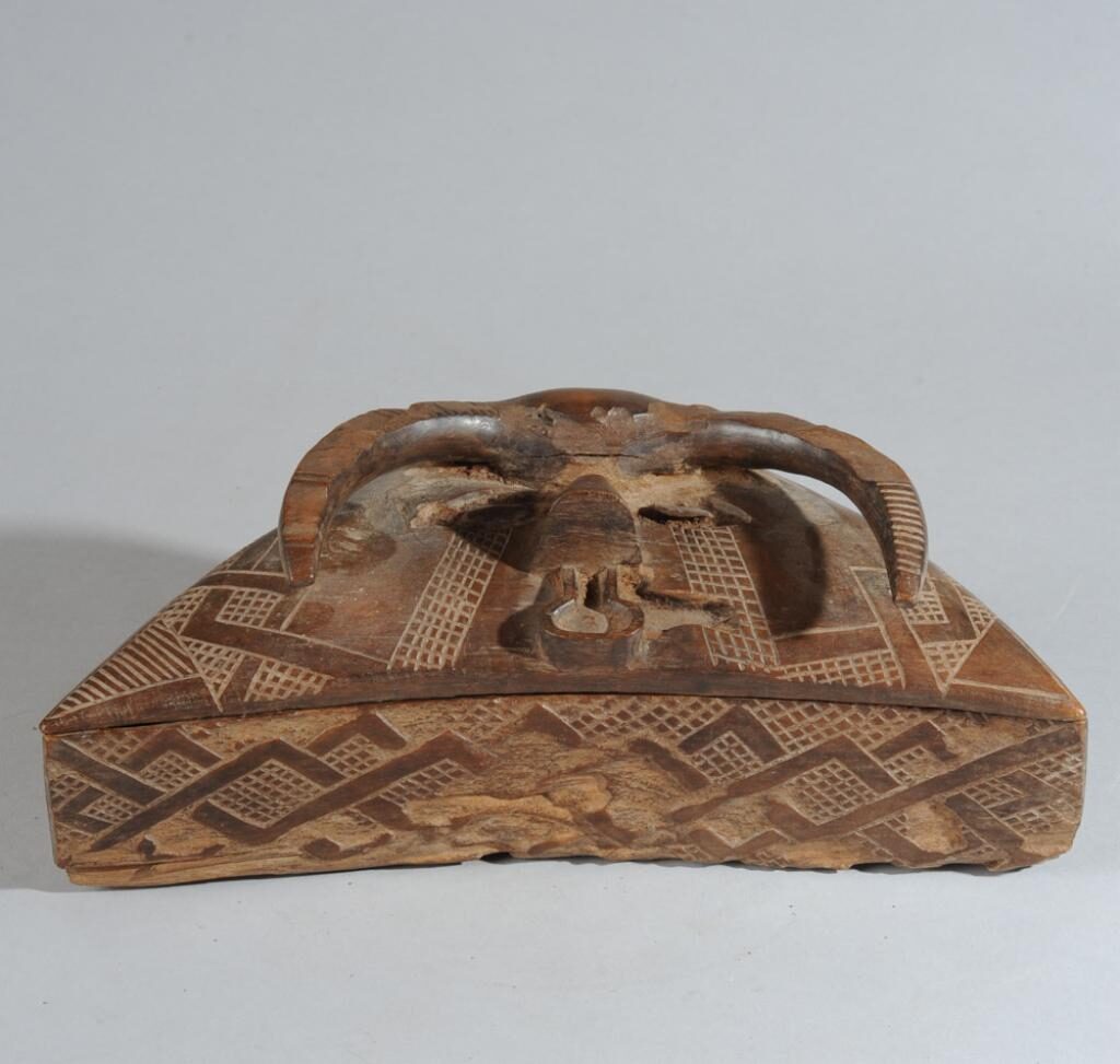 Kuba Carved Wood Cosmetic Box