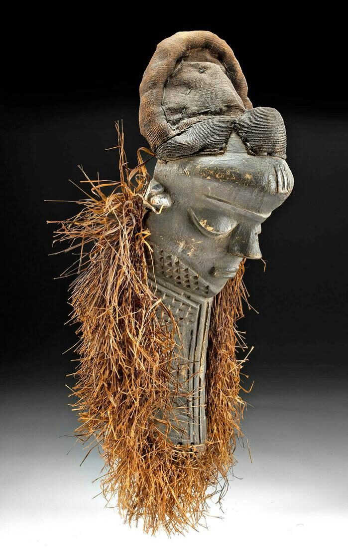 Pende Kiwoyo Muyombo Mask